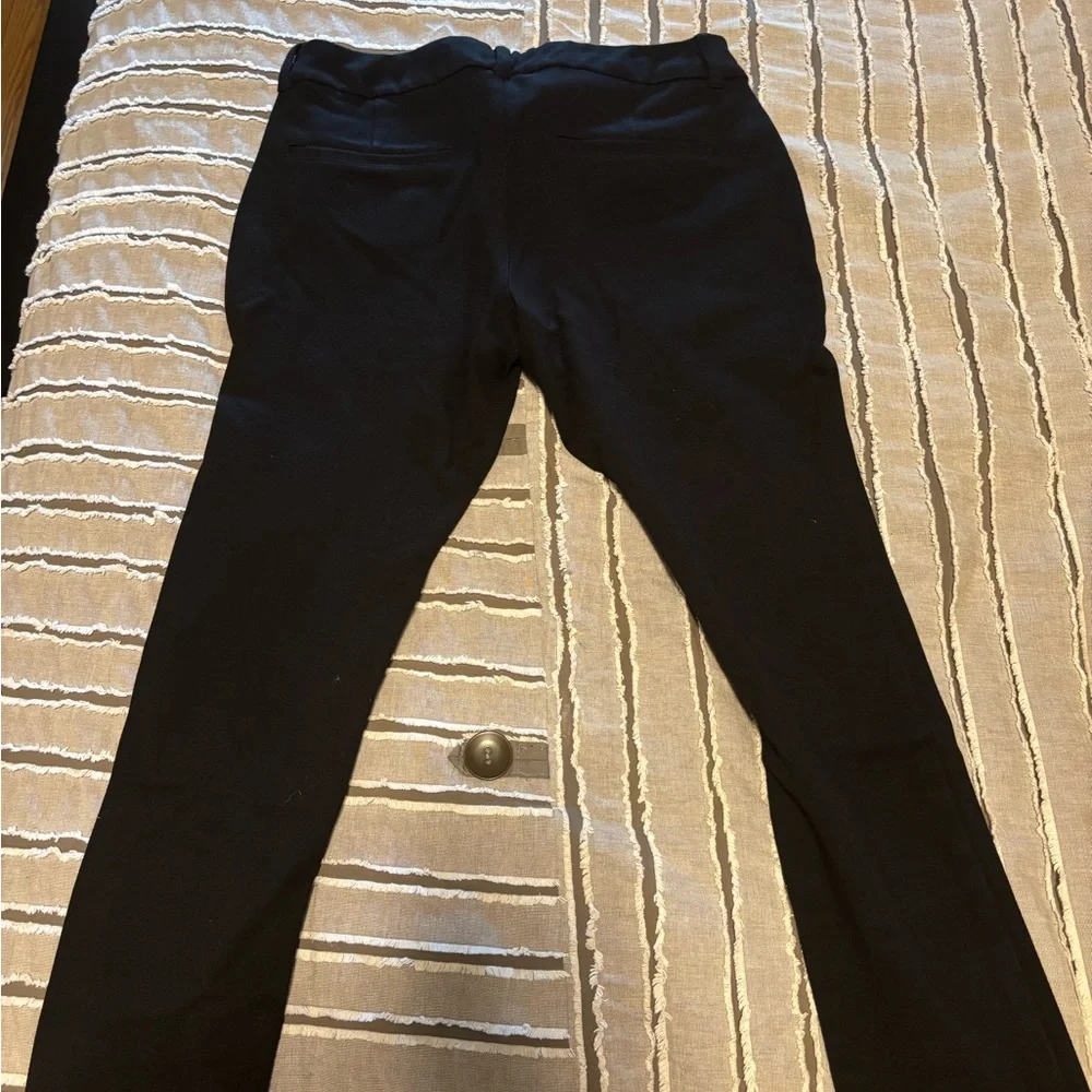 Old Navy Women’s Black Pixie Pants Size 8 - Picture 5 of 5